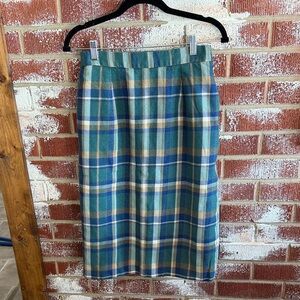 VTG Avoca Irish 100% Wool Elegant Plaid Pencil Skirt in Blue and Tan Plaid Sz 10